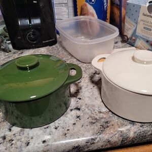 Stylish Green and Cream Cookware Set